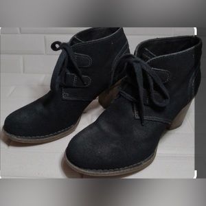 Clarks Carleta Lyon Ankle Boots Womens Size 8.5 M Dark Gray Suede Heels Shoes